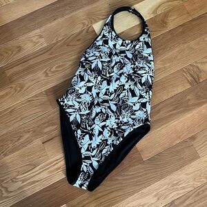 Victoria’s Secret One Piece Swimsuit Black and White size Large NWT